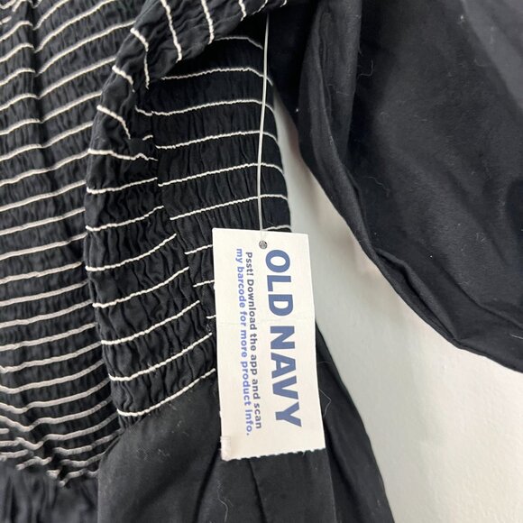 NWT Old Navy Black Smocked Bust Short Puff Sleeve Top 2X - Picture 3 of 5